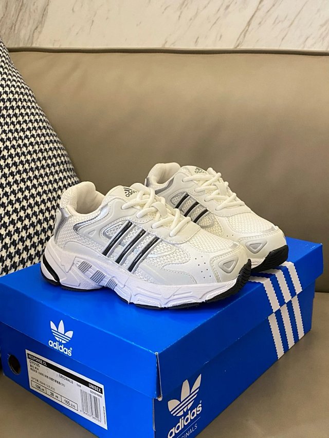 Adidas Children's Shoes: seller detail photo 7
