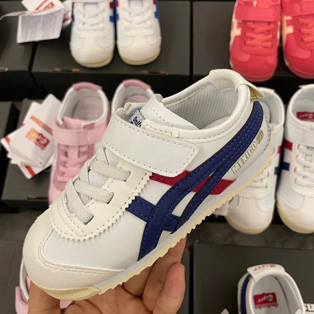 Asics Children's Shoes: seller detail photo 12
