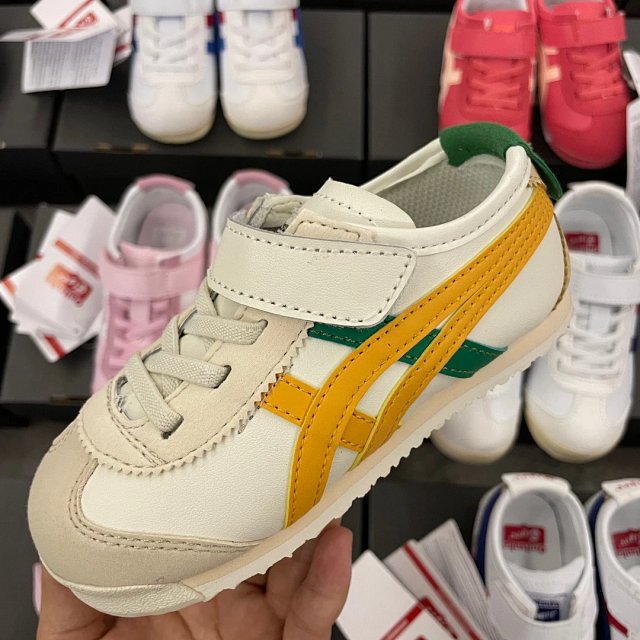 Asics Children's Shoes: seller detail photo 14