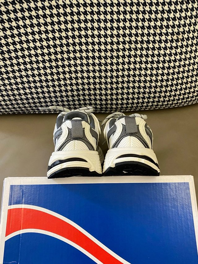 New Balance 530 children's Shoes: seller detail photo 8
