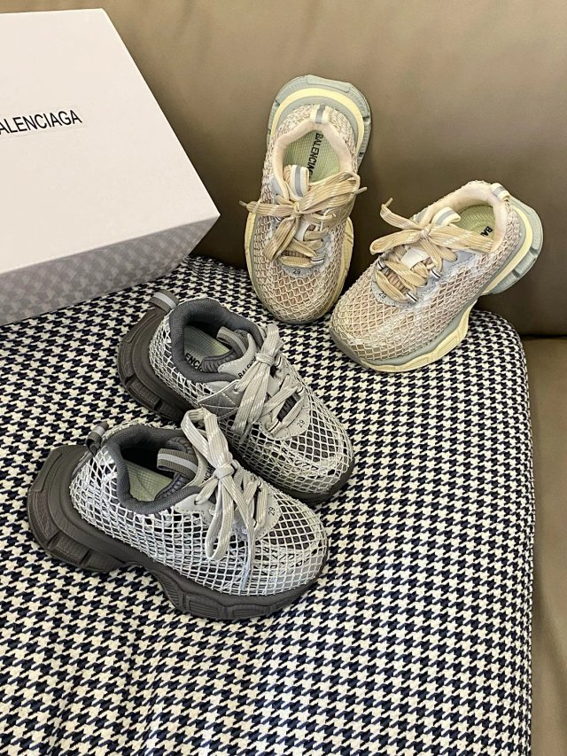 Balenciaga 3XL children's shoes: seller detail photo 9