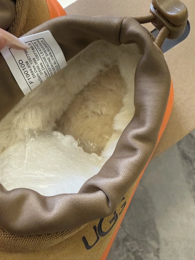 UGG Children's snow boots: seller detail photo 14