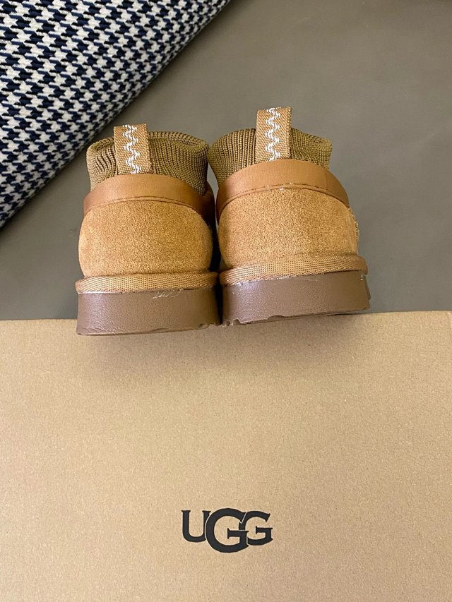 UGG Children's snow boots: seller detail photo 8