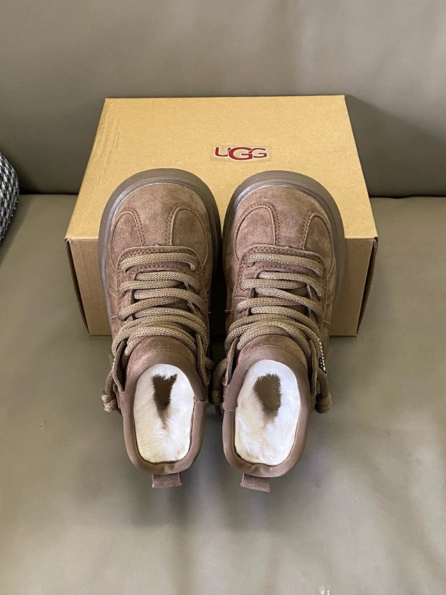 UGG Children's snow boots: seller detail photo 3