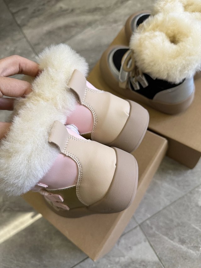UGG Children's snow boots: seller detail photo 12