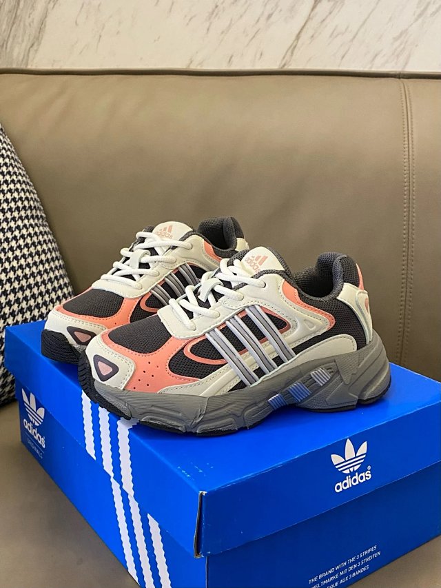 Adidas Children's Shoes: seller detail photo 9