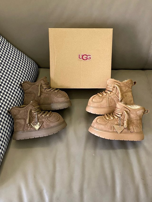 UGG Children's snow boots: seller detail photo 8