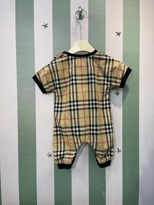 Burberry children's jumpsuit: seller detail photo 5