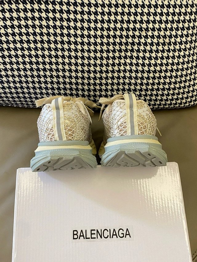 Balenciaga 3XL children's shoes: seller detail photo 7
