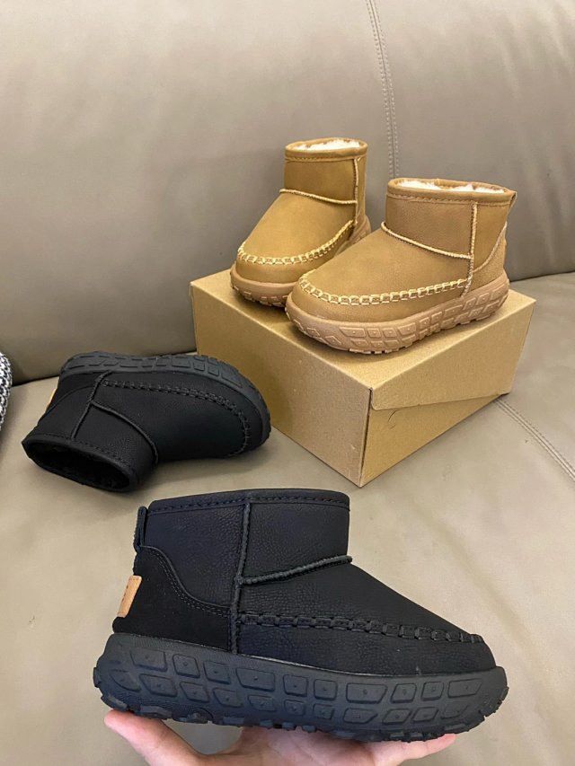 UGG Children's snow boots: seller detail photo 4