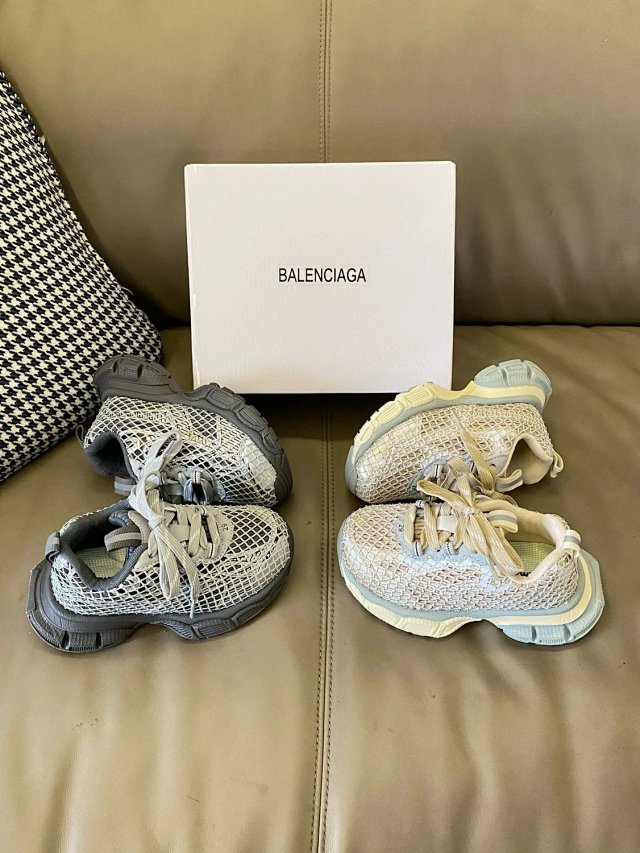 Balenciaga 3XL children's shoes: seller detail photo 10