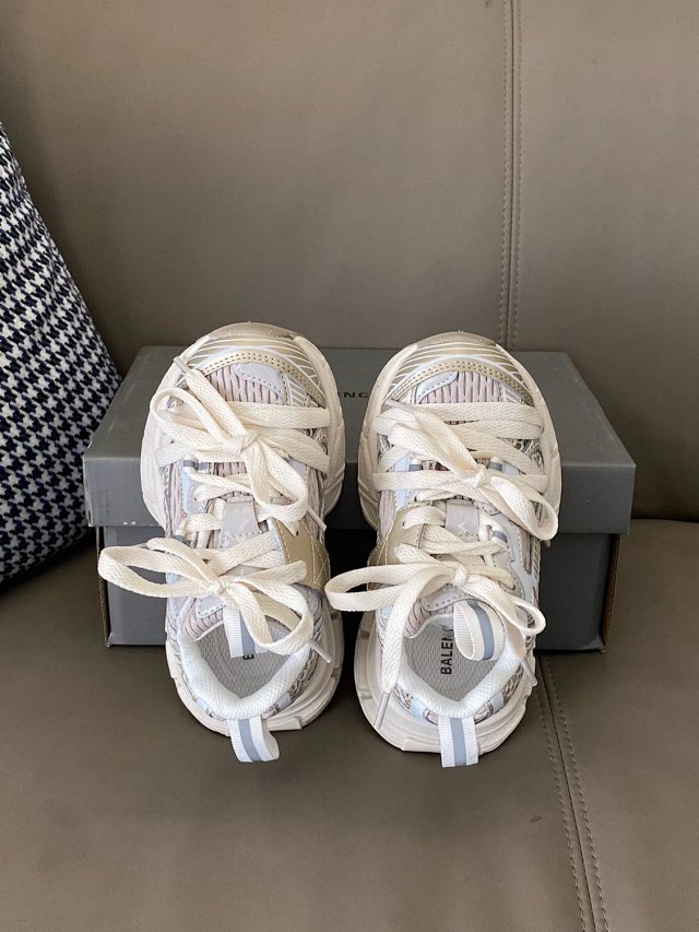 Balenciaga children's shoes: seller detail photo 10