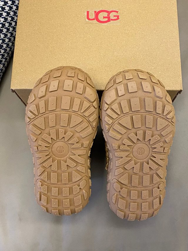 UGG Children's snow boots: seller detail photo 10