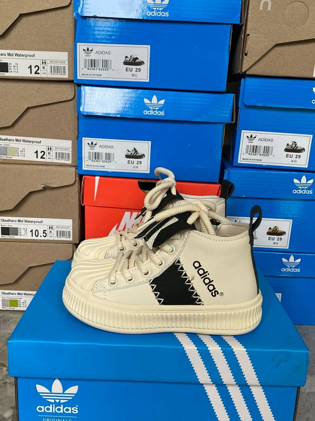Adidas Children's Shoes: seller detail photo 13