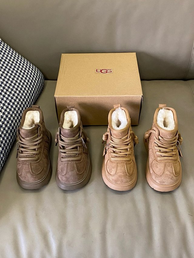 UGG Children's snow boots: seller detail photo 6