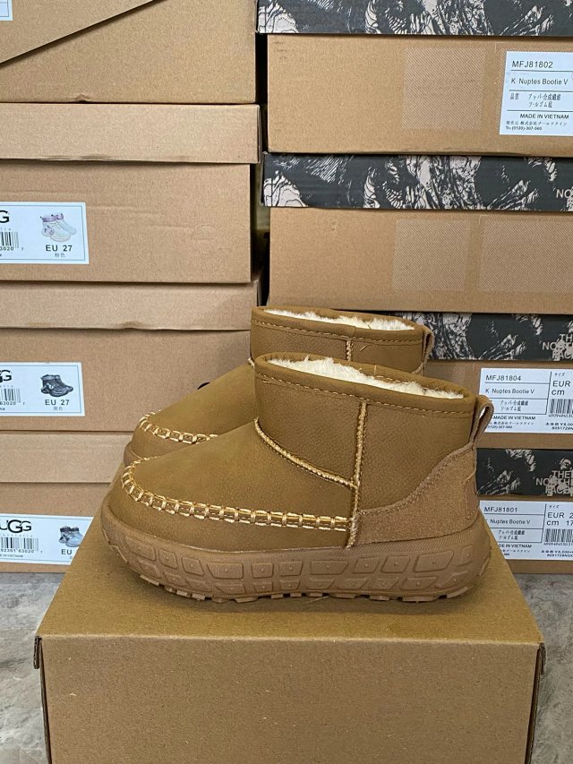UGG Children's snow boots: seller detail photo 13