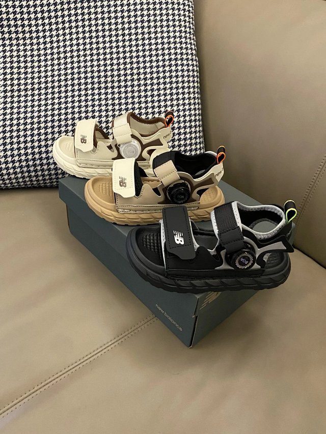 New balance Children's Shoes: seller detail photo 8