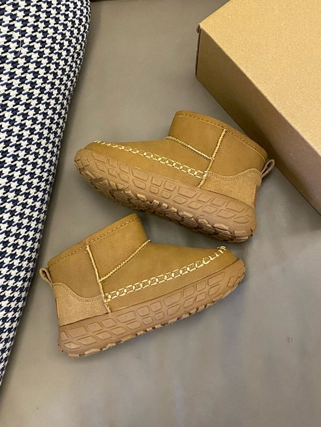 UGG Children's snow boots: seller detail photo 6