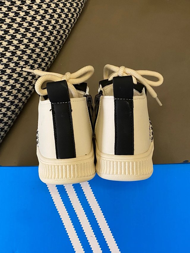 Adidas Children's Shoes: seller detail photo 5