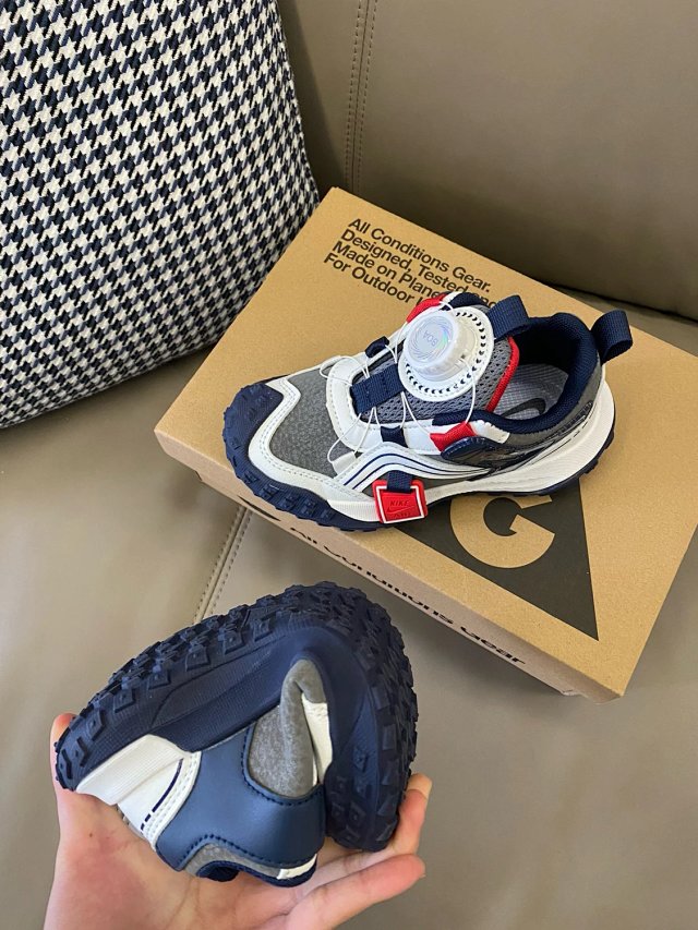 Nike ACG children's Shoes: seller detail photo 10