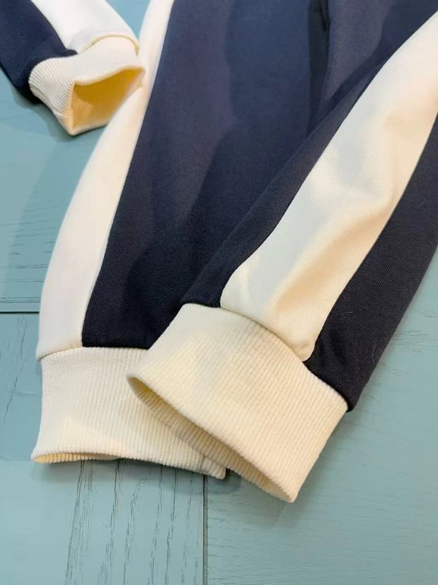 Moncler Children’s Set: seller detail photo 9