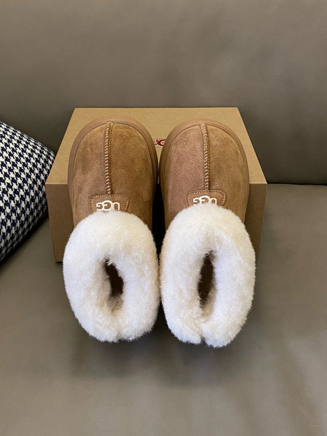 UGG Children's snow boots: seller detail photo 3