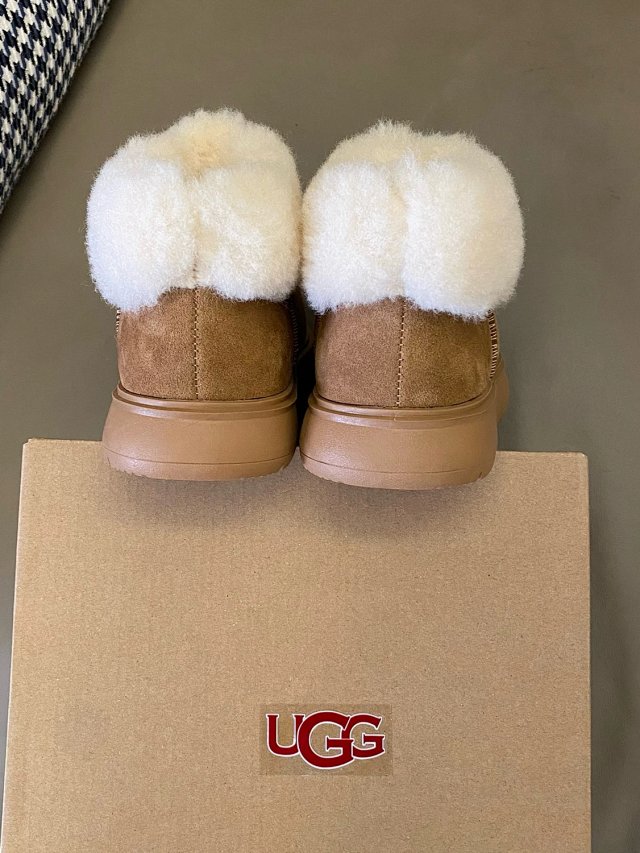 UGG Children's snow boots: seller detail photo 8