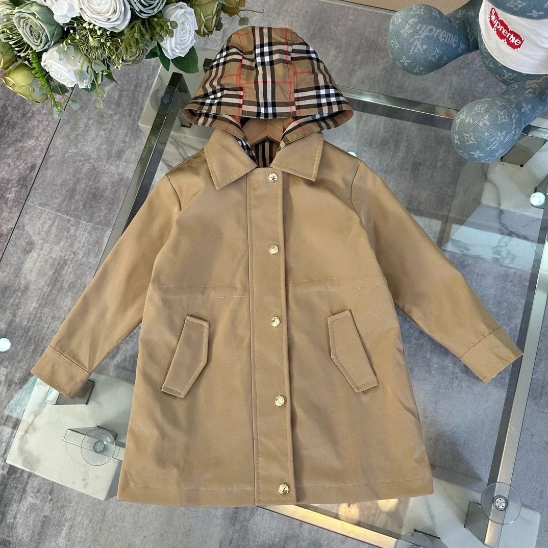 Burberry Children's Jacket | 1 colorways