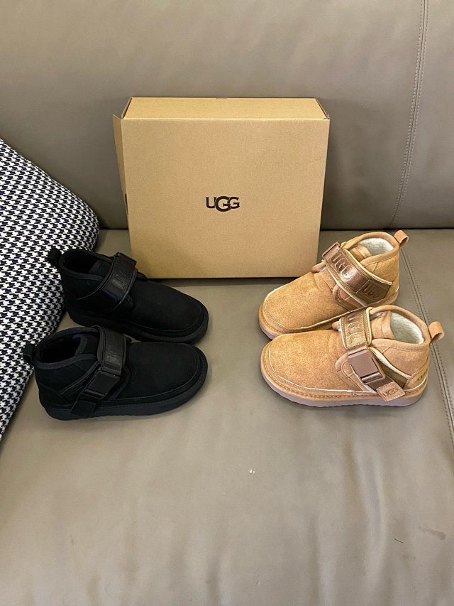 UGG Children's snow boots: seller detail photo 9