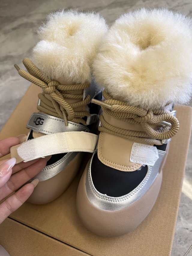 UGG Children's snow boots: seller detail photo 11