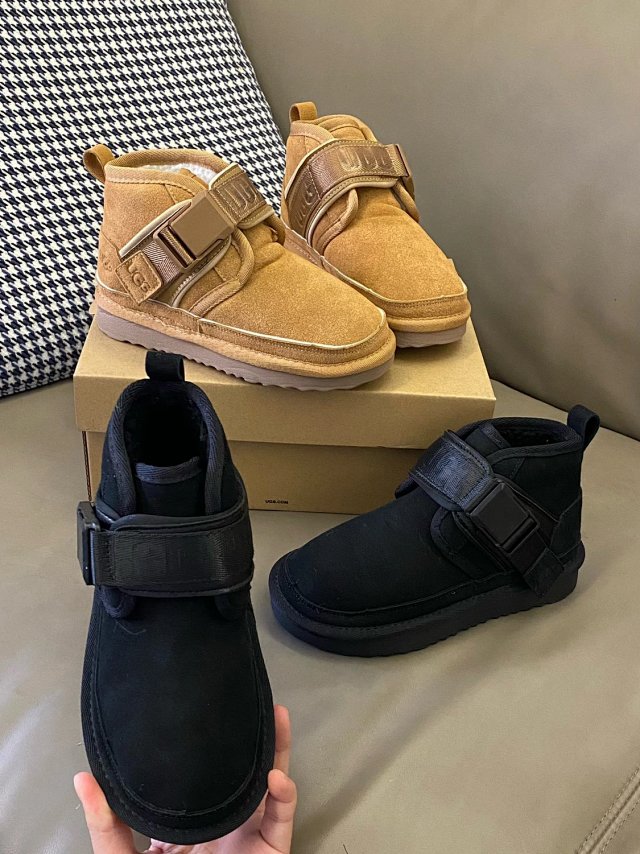 UGG Children's snow boots: seller detail photo 5