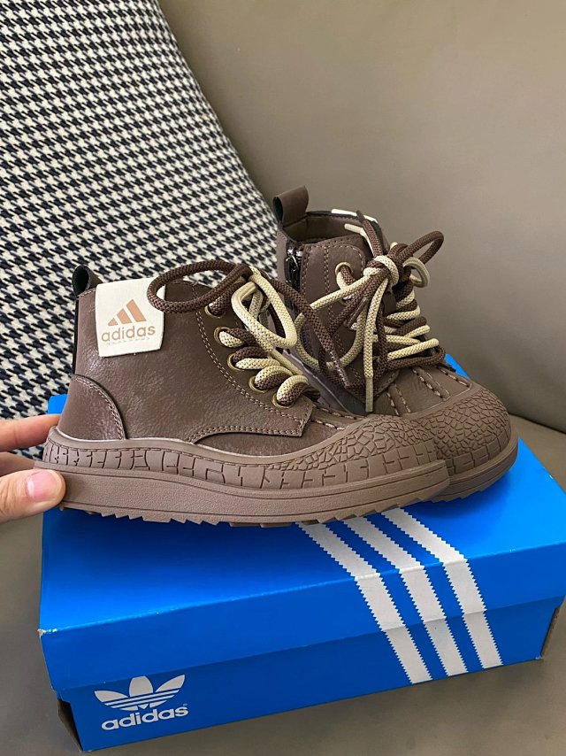 Adidas Children's Shoes: seller detail photo 2