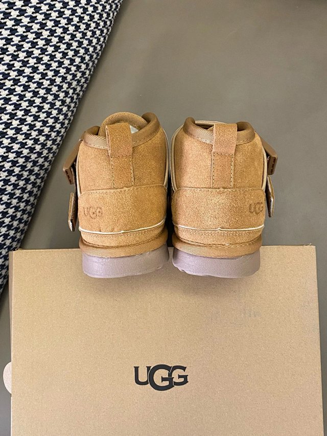 UGG Children's snow boots: seller detail photo 8