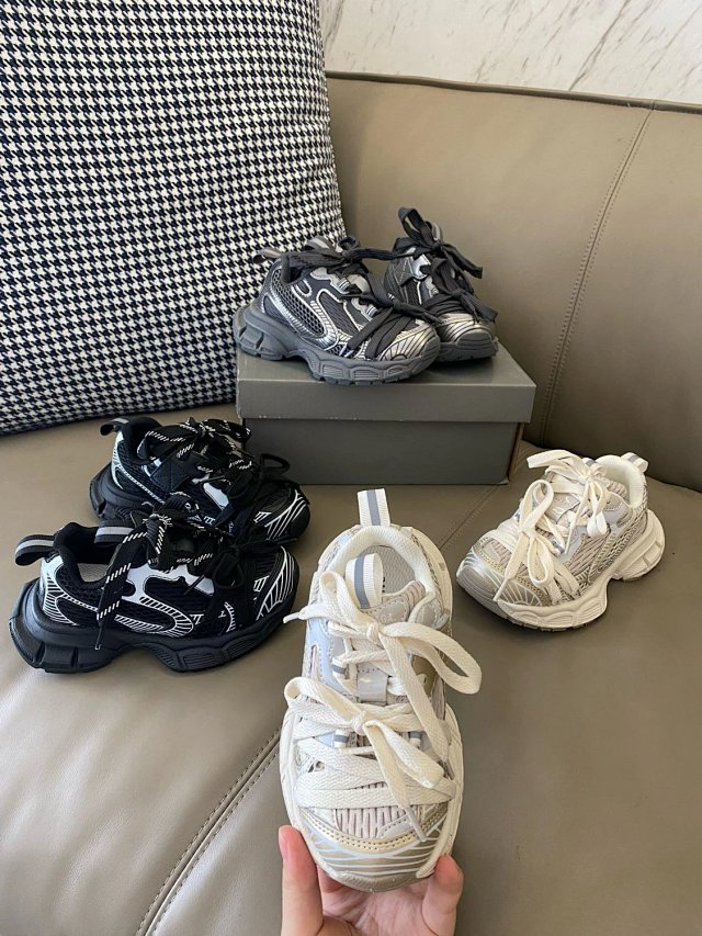 Balenciaga children's shoes: seller detail photo 3