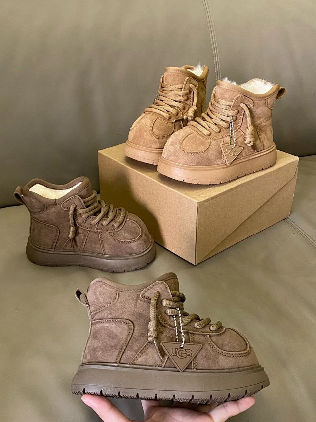 UGG Children's snow boots: seller detail photo 4