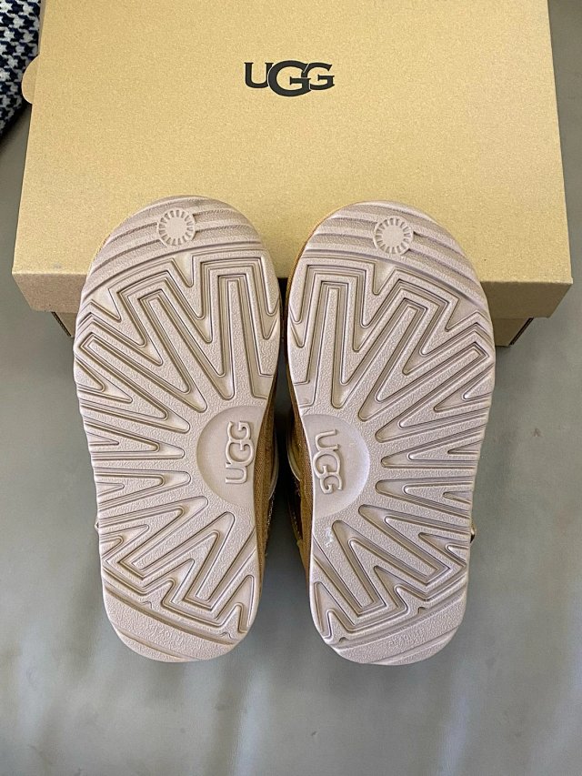 UGG Children's snow boots: seller detail photo 10