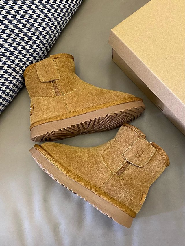 UGG Children's snow boots: seller detail photo 9