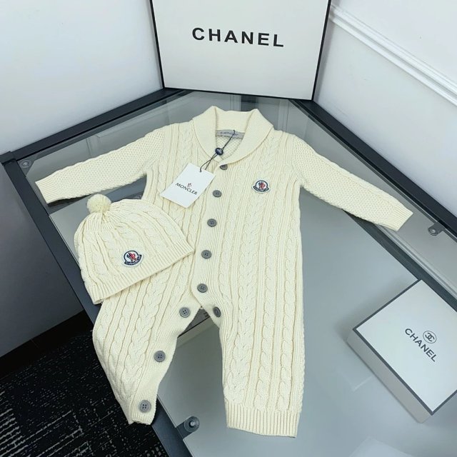 Moncler Children's Set: seller detail photo 11