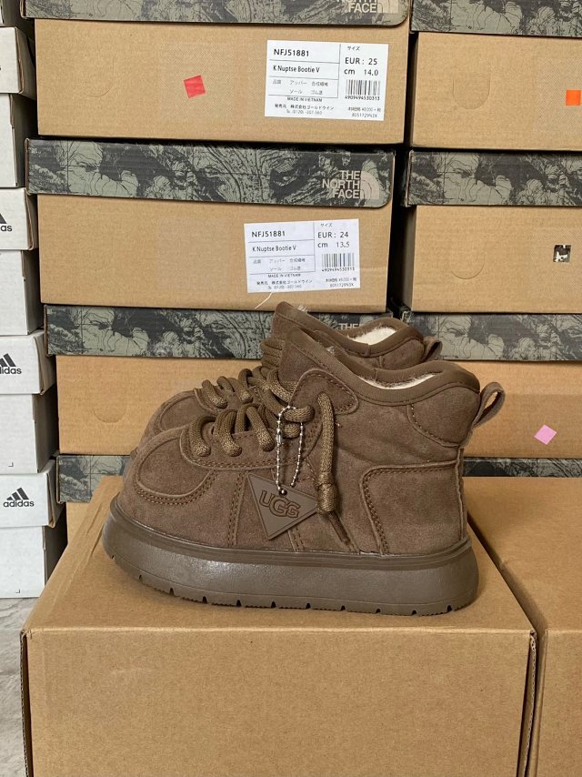UGG Children's snow boots: seller detail photo 14