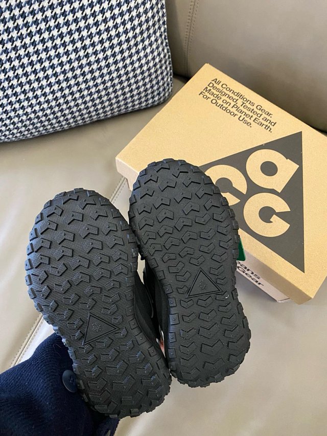 Nike ACG children's Shoes: seller detail photo 9