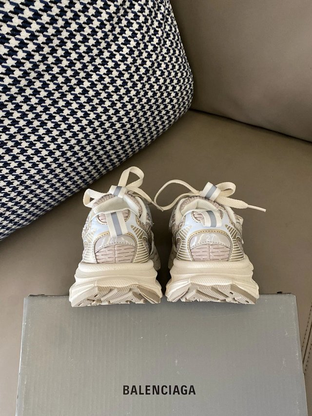 Balenciaga children's shoes: seller detail photo 7