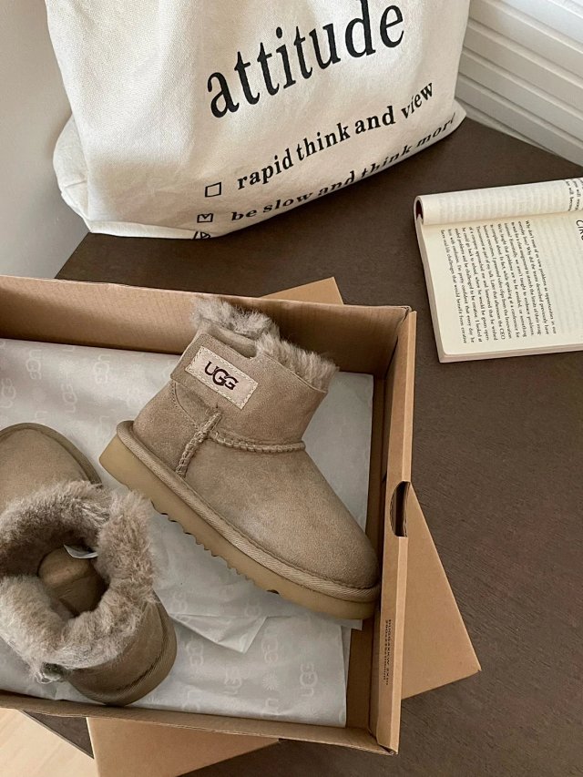 UGG Children's snow boots: seller detail photo 12
