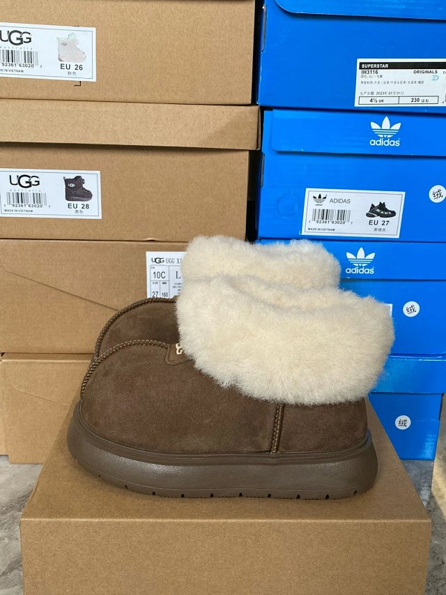 UGG Children's snow boots: seller detail photo 14