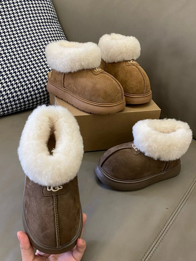 UGG Children's snow boots: seller detail photo 5