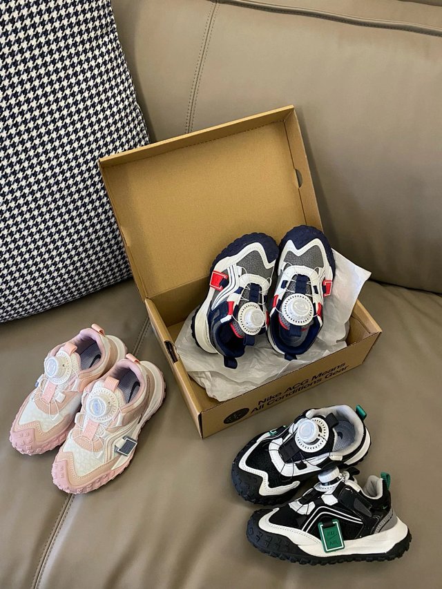 Nike ACG children's Shoes: seller detail photo 2
