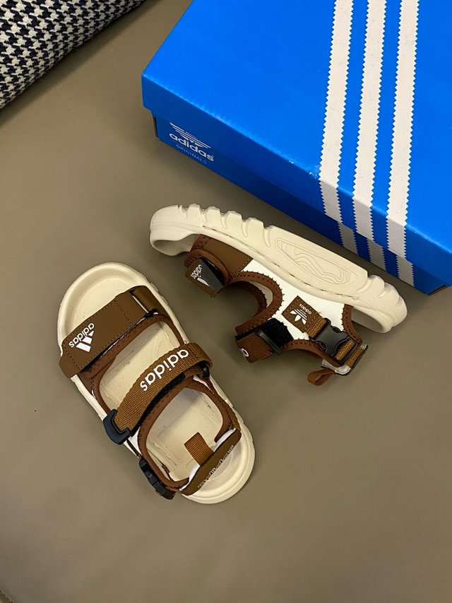 Adidas Children's Slipers Shoes: seller detail photo 3