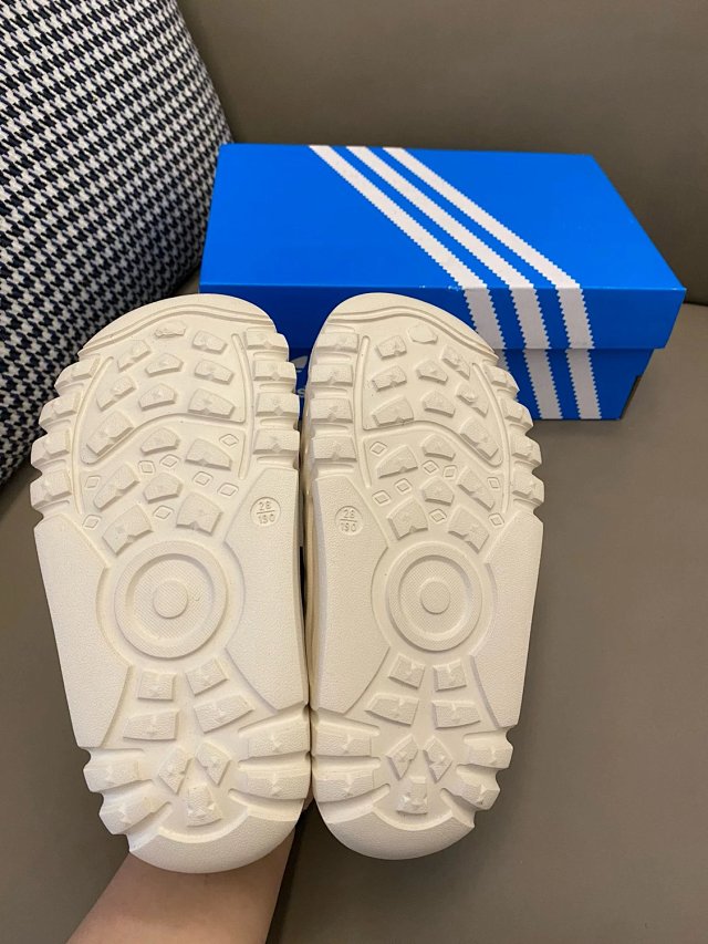 Adidas Children's Slipers Shoes: seller detail photo 11