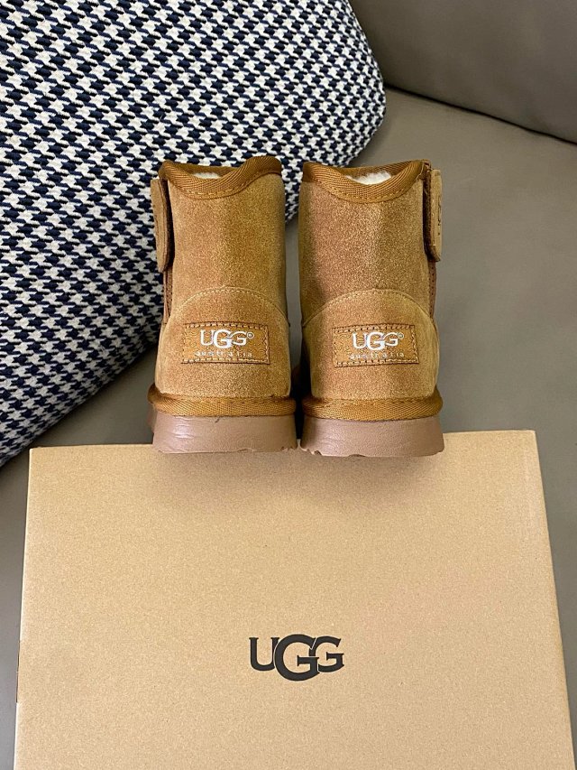 UGG Children's snow boots: seller detail photo 8