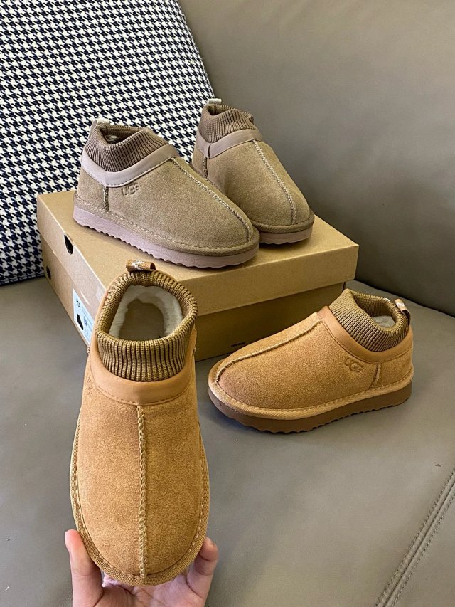 UGG Children's snow boots: seller detail photo 5