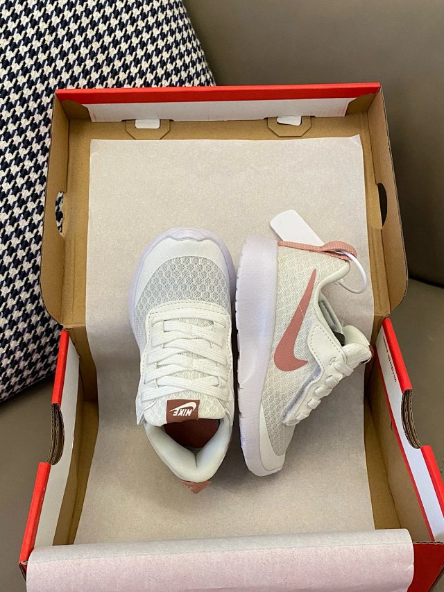 Nike Tanjun children's Shoes: seller detail photo 4